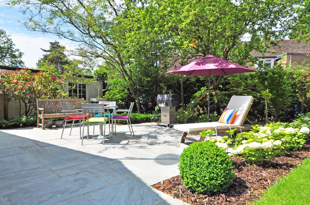 Muebles de terraza. Un imprescindible para acompañar tu jardín y piscina