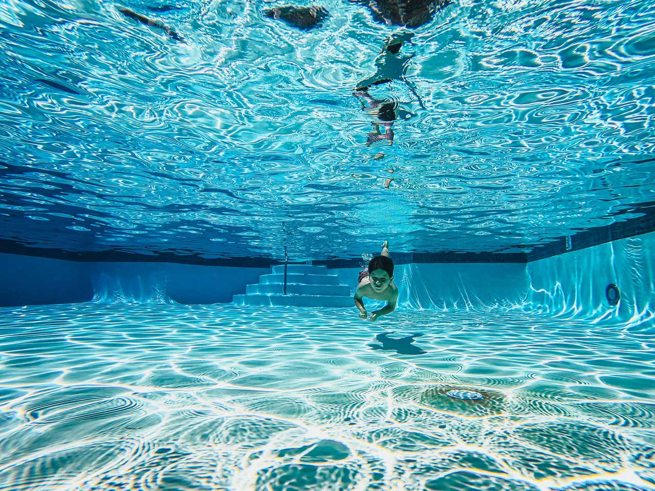 ¿Sabías que la forma de tu piscina puede afectar a su eficiencia energética?